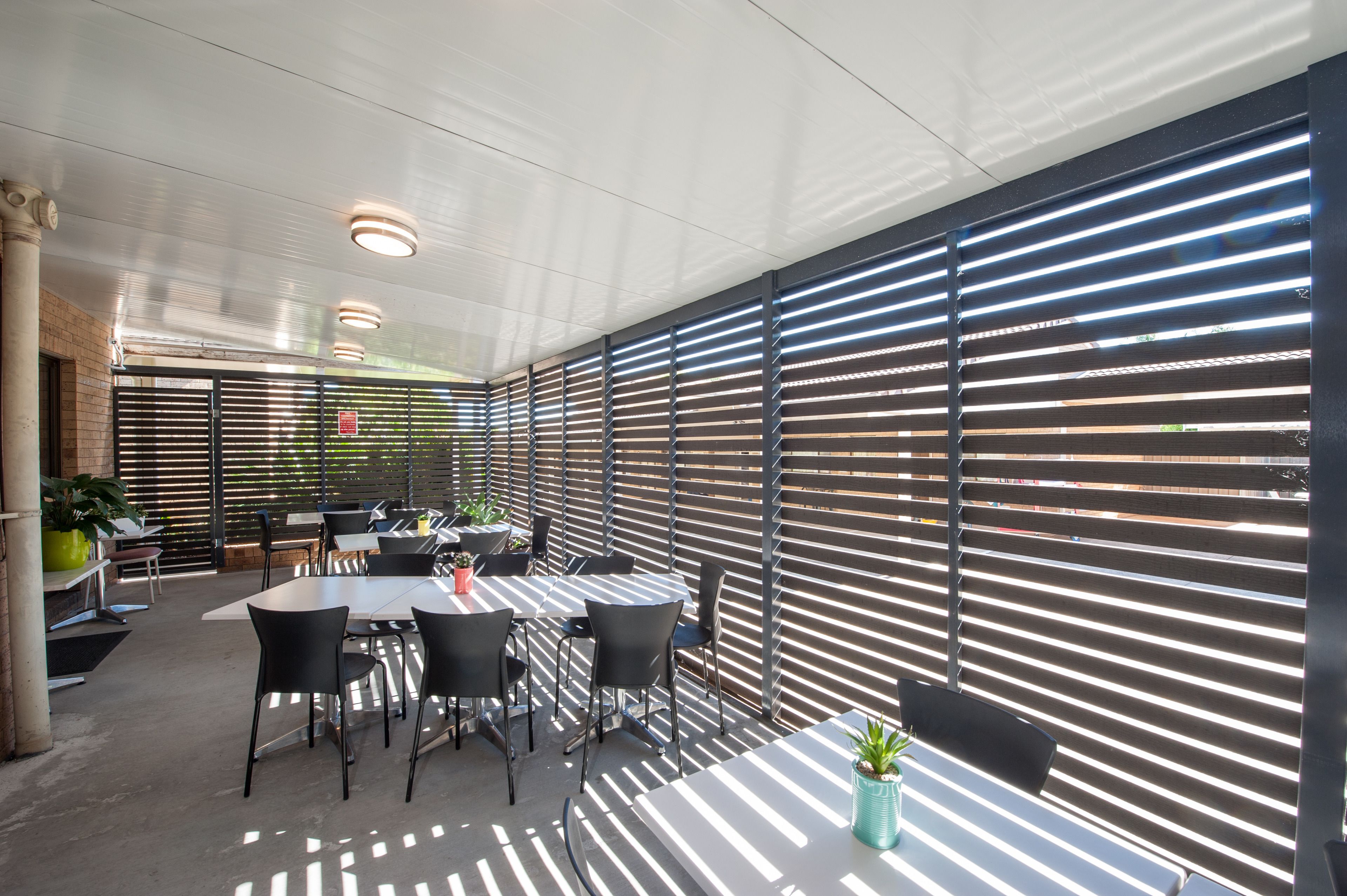 Jacaranda Place Motor Inn