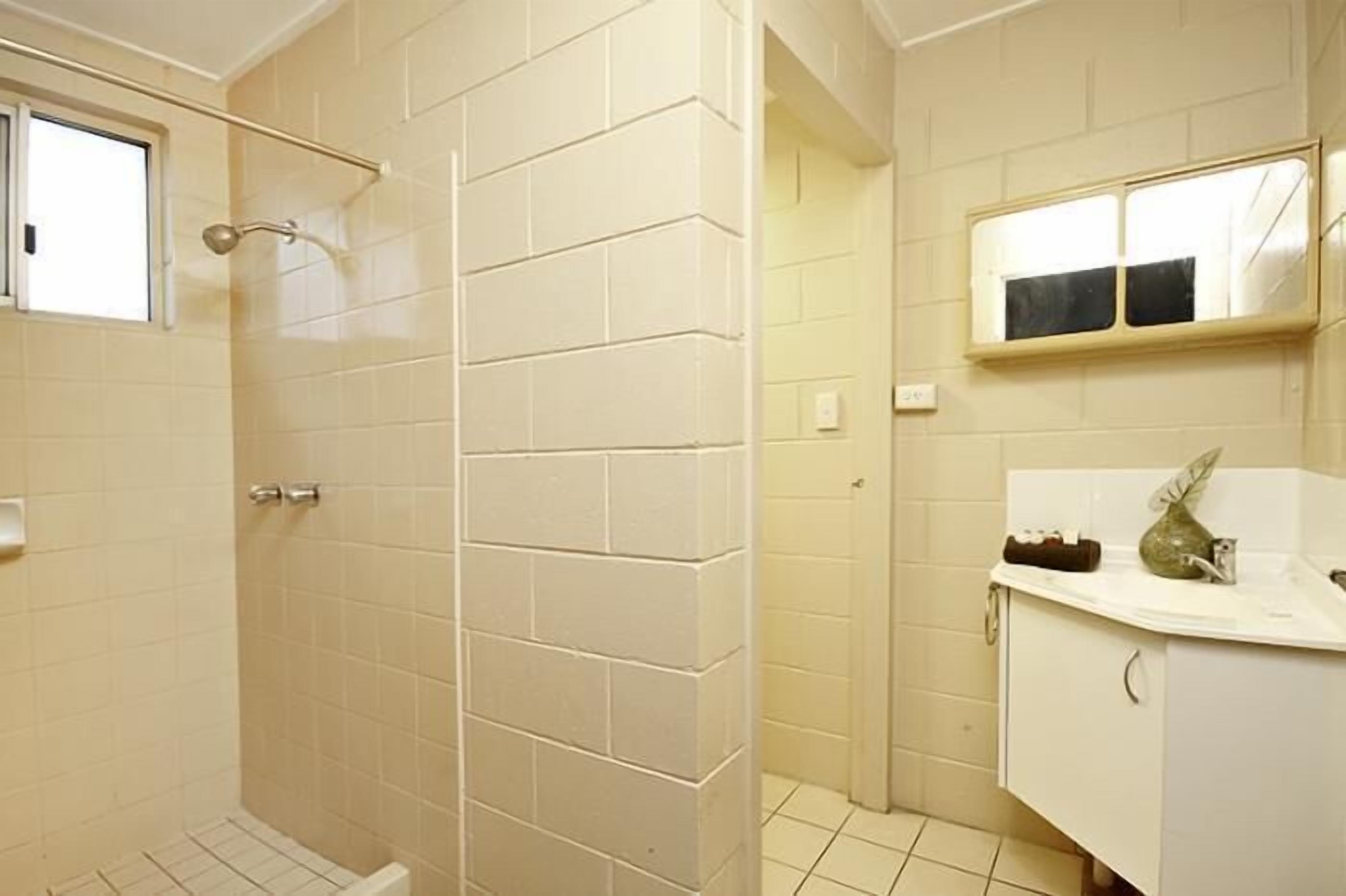 Mapleton Cabins & Caravan Park