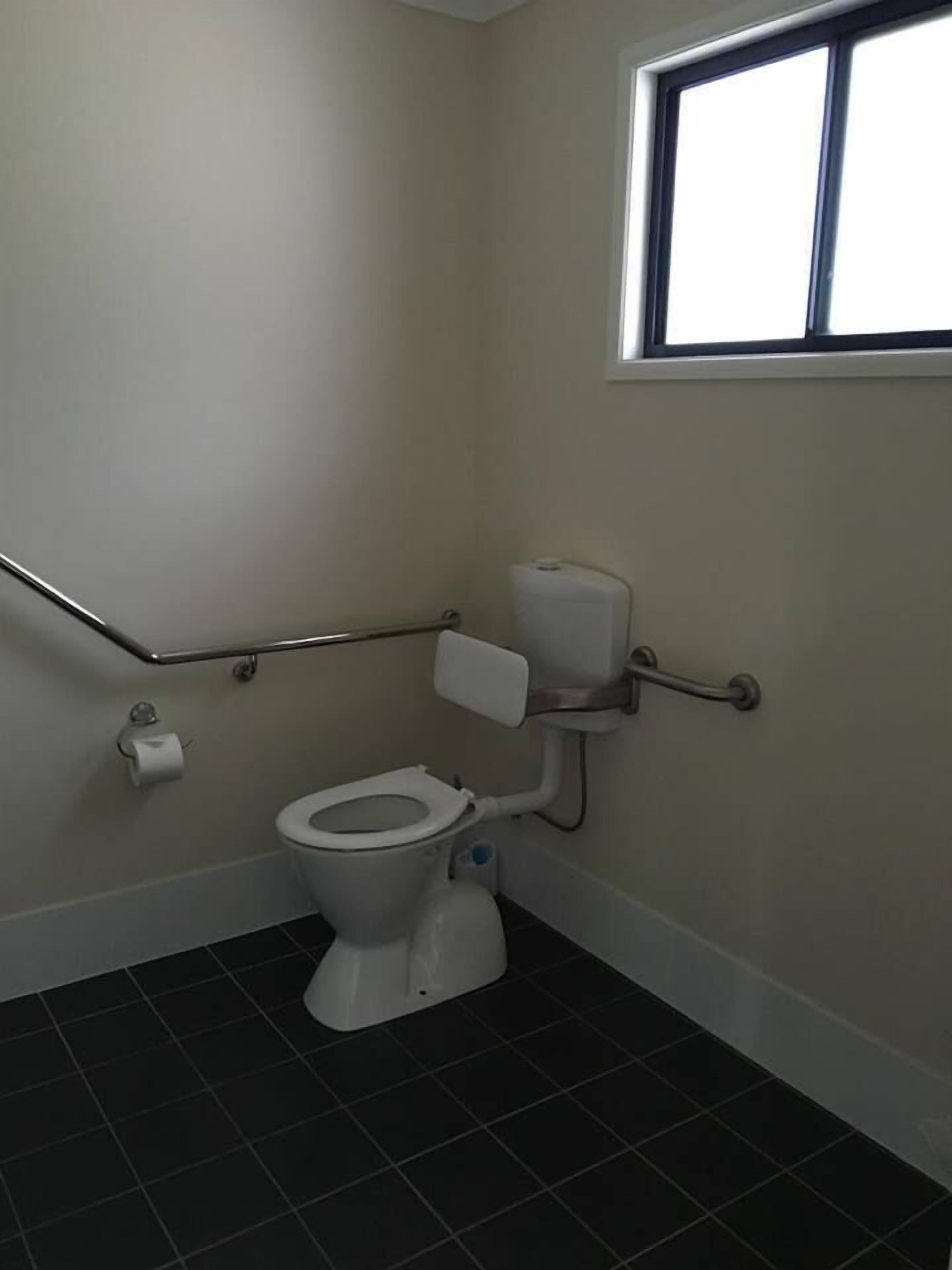 Mapleton Cabins & Caravan Park