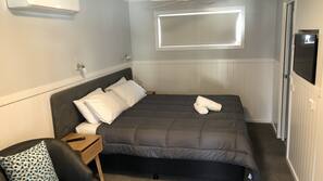 Iron/ironing board, free WiFi, linens