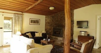 Wombat Hills Cottages Deals Reviews Barwite Aus Wotif