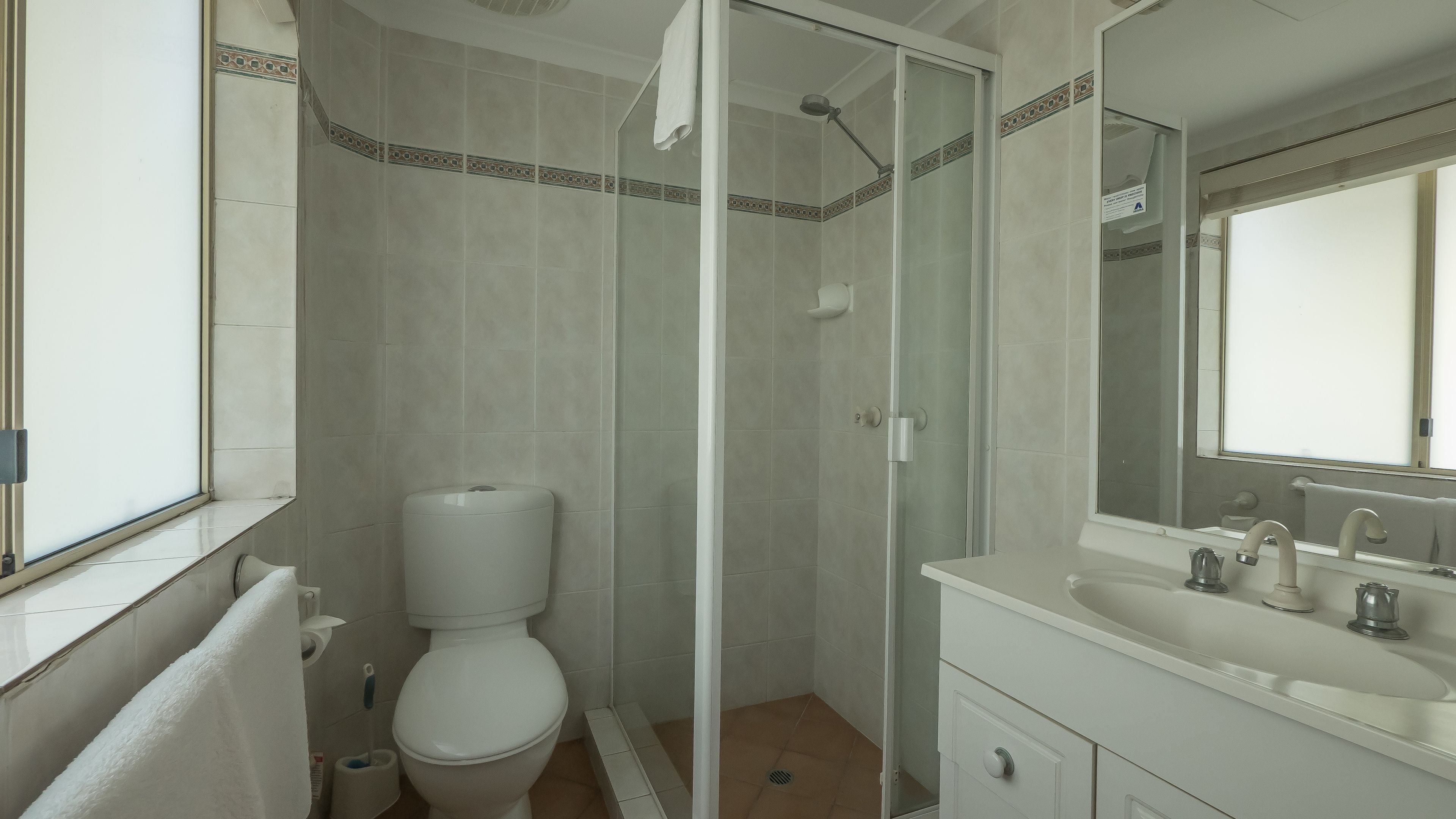 Hampton Court Apartments