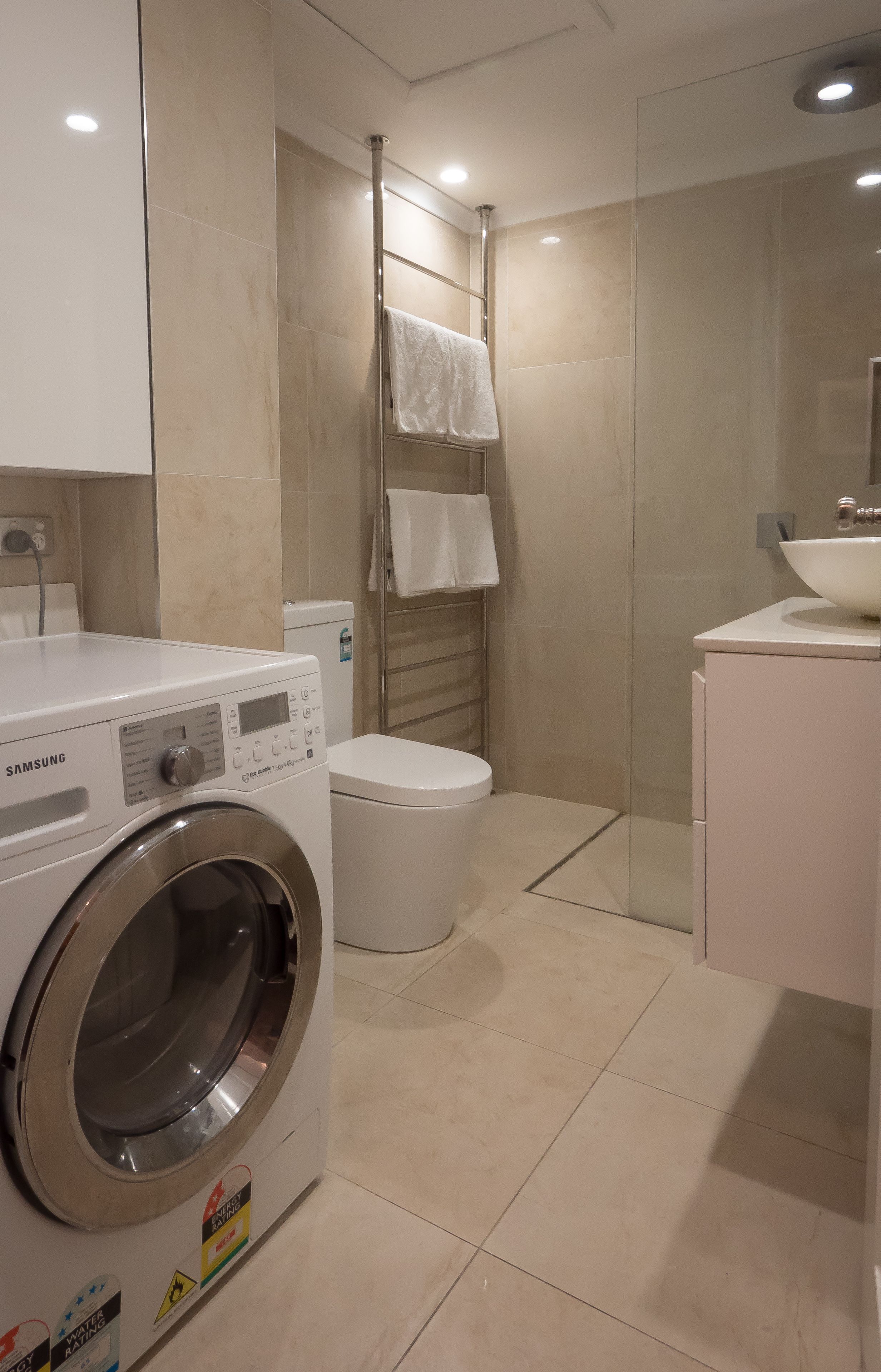 Hampton Court Apartments