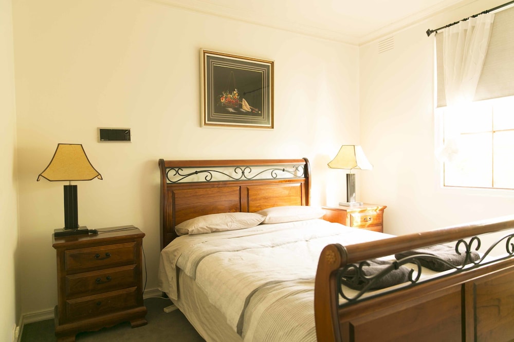 Hawthorn Holiday House