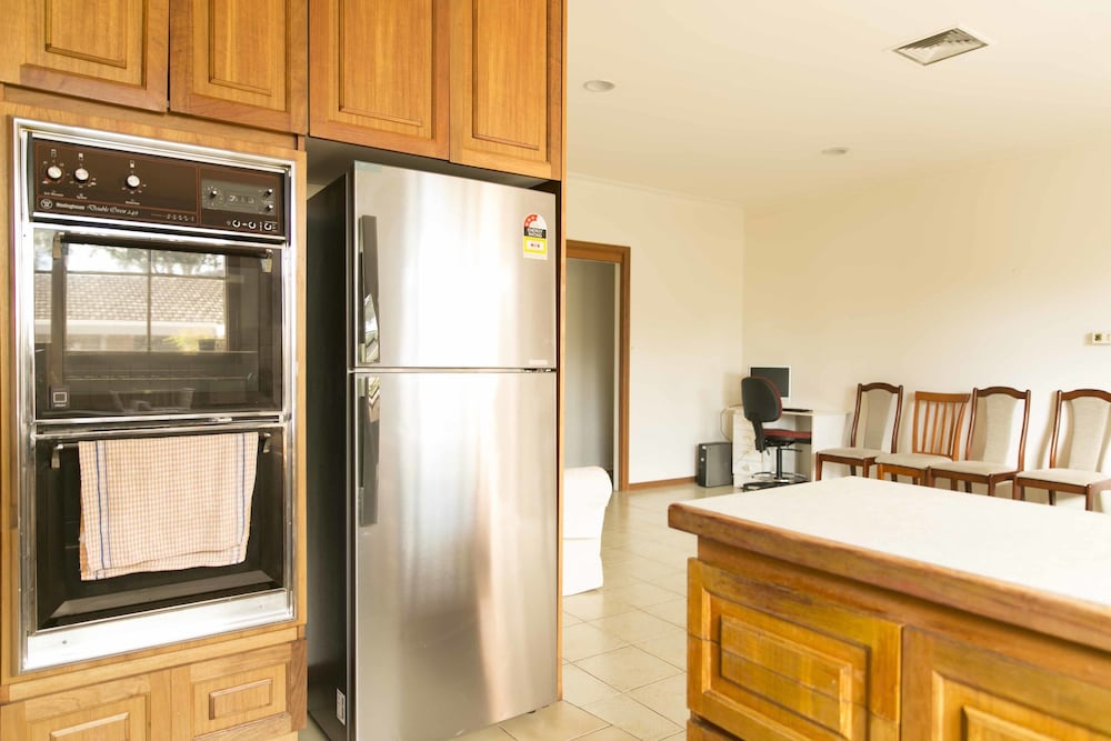 Private kitchen, Hawthorn Holiday House