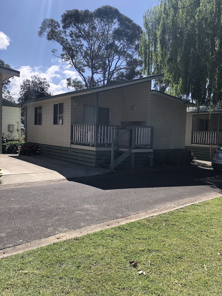 Pleasurelea Tourist Resort and Caravan Park