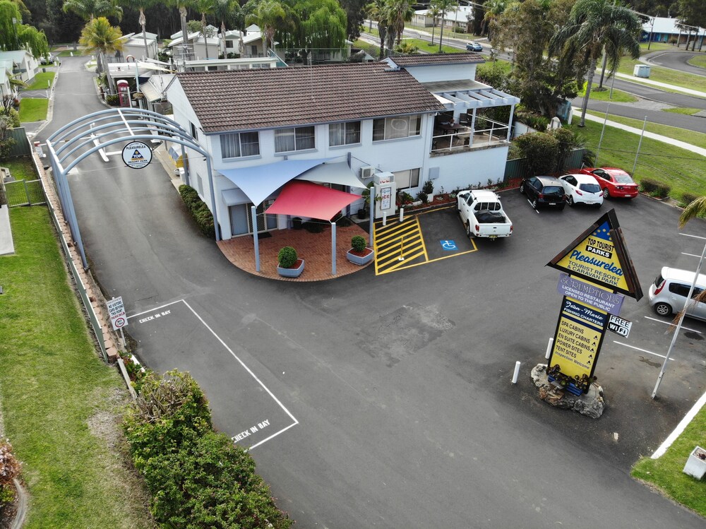 Pleasurelea Tourist Resort and Caravan Park