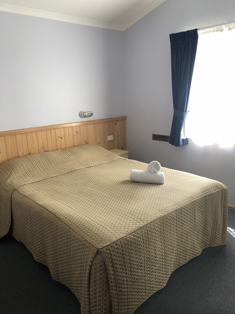 Pleasurelea Tourist Resort and Caravan Park