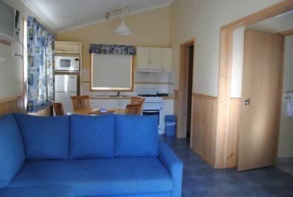 Pleasurelea Tourist Resort and Caravan Park