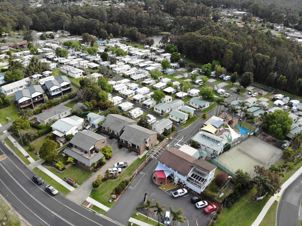 Pleasurelea Tourist Resort and Caravan Park