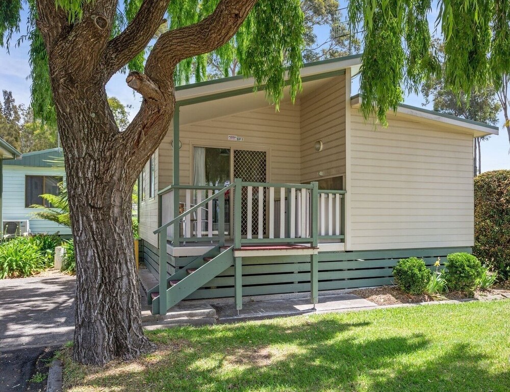 Pleasurelea Tourist Resort and Caravan Park