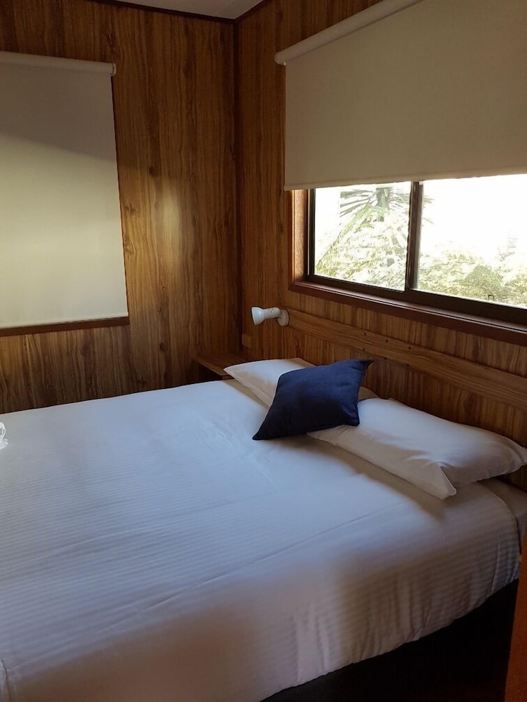 Pleasurelea Tourist Resort and Caravan Park
