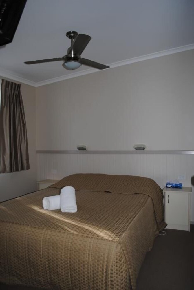 Pleasurelea Tourist Resort and Caravan Park