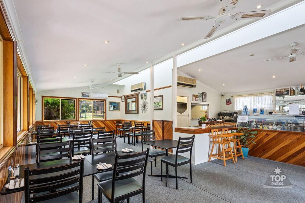 Pleasurelea Tourist Resort and Caravan Park