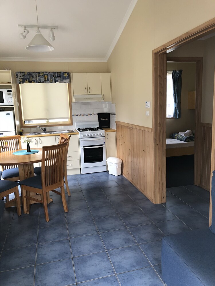 Pleasurelea Tourist Resort and Caravan Park