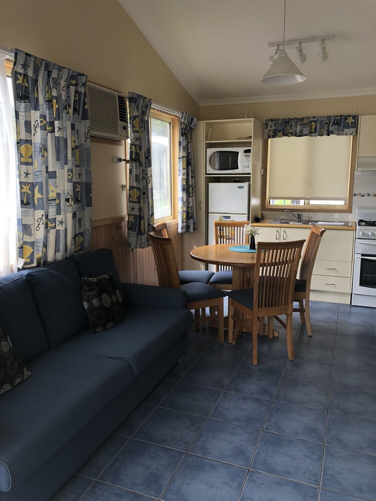 Pleasurelea Tourist Resort and Caravan Park