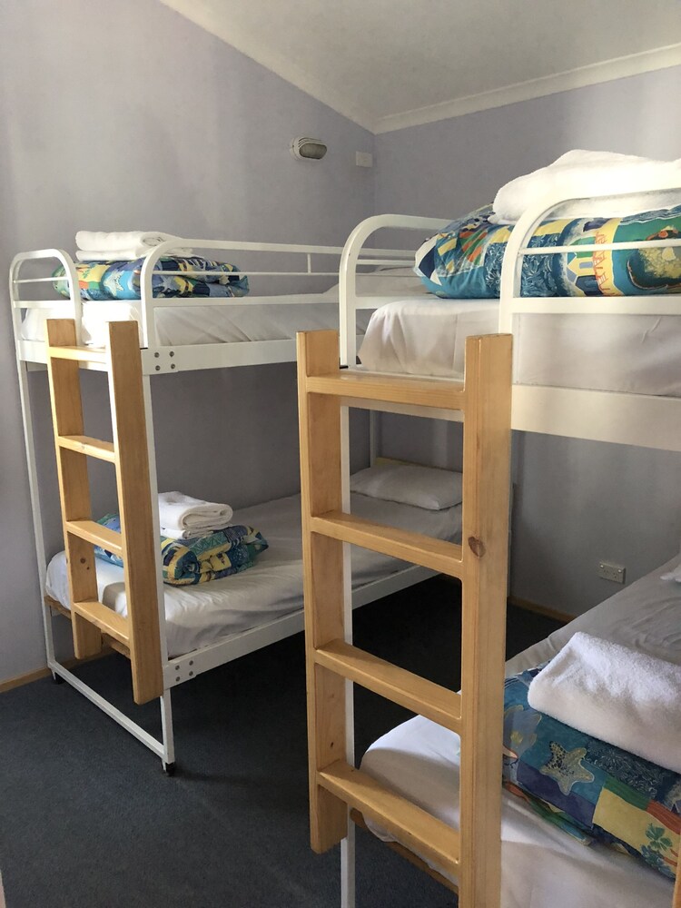 Pleasurelea Tourist Resort and Caravan Park