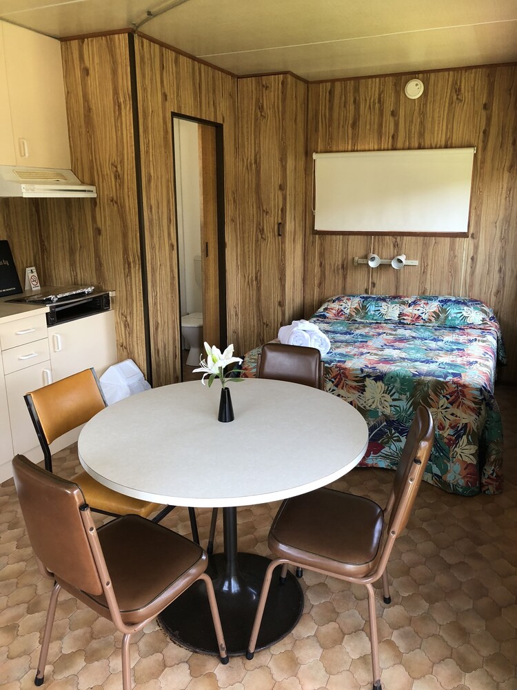 Pleasurelea Tourist Resort and Caravan Park