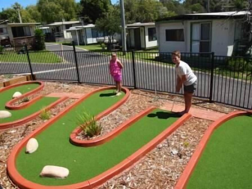 Pleasurelea Tourist Resort and Caravan Park
