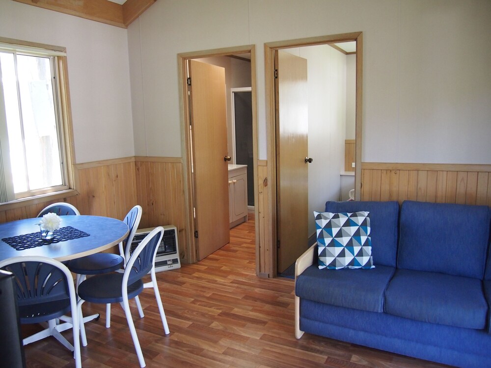 Pleasurelea Tourist Resort and Caravan Park