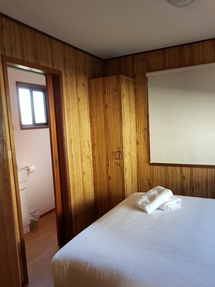 Pleasurelea Tourist Resort and Caravan Park