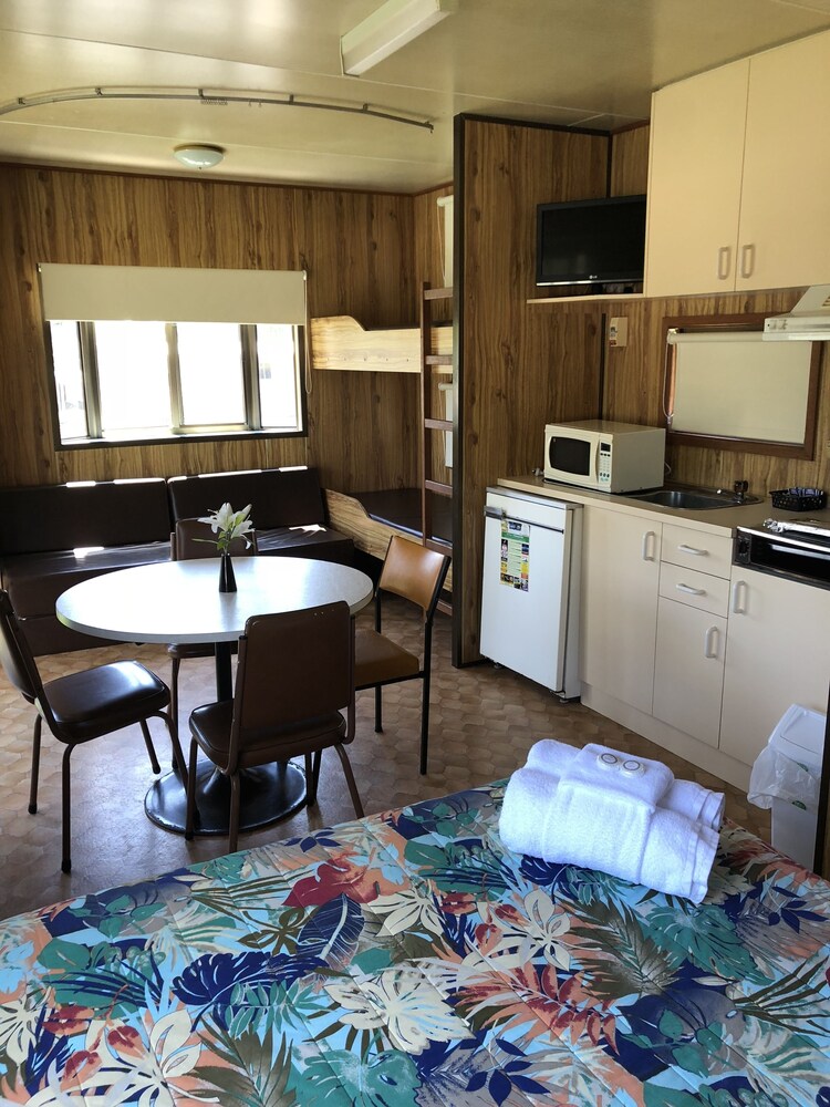 Pleasurelea Tourist Resort and Caravan Park