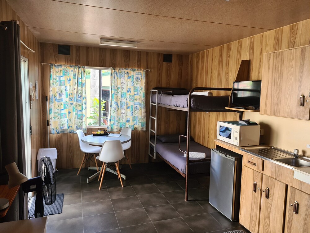 Batemans Bay Holiday Park & YHA
