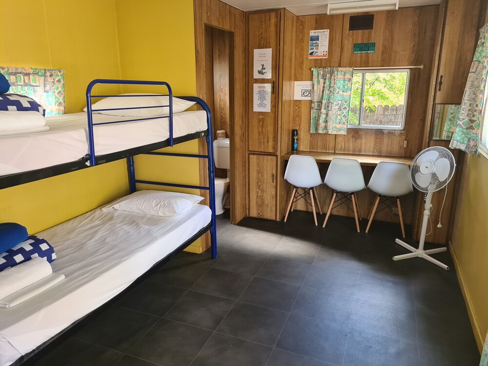 Batemans Bay Holiday Park & YHA