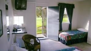 Premium bedding, iron/ironing board, free WiFi