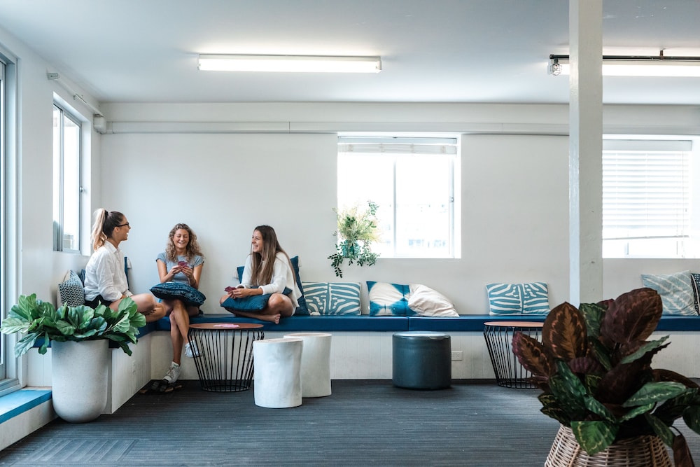 Lobby sitting area, Wake Up! Bondi Beach