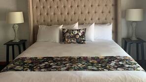 Iron/ironing board, free WiFi, linens