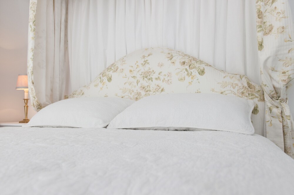 White Dove Cottage Bed And Breakfast Longford Aus Best Price