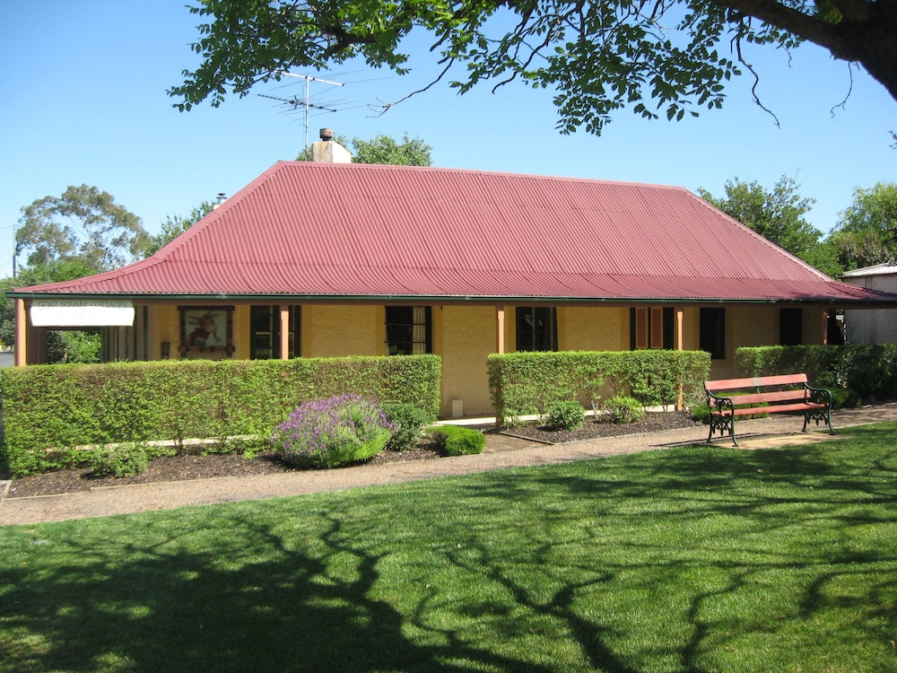 Goat Square Cottages
