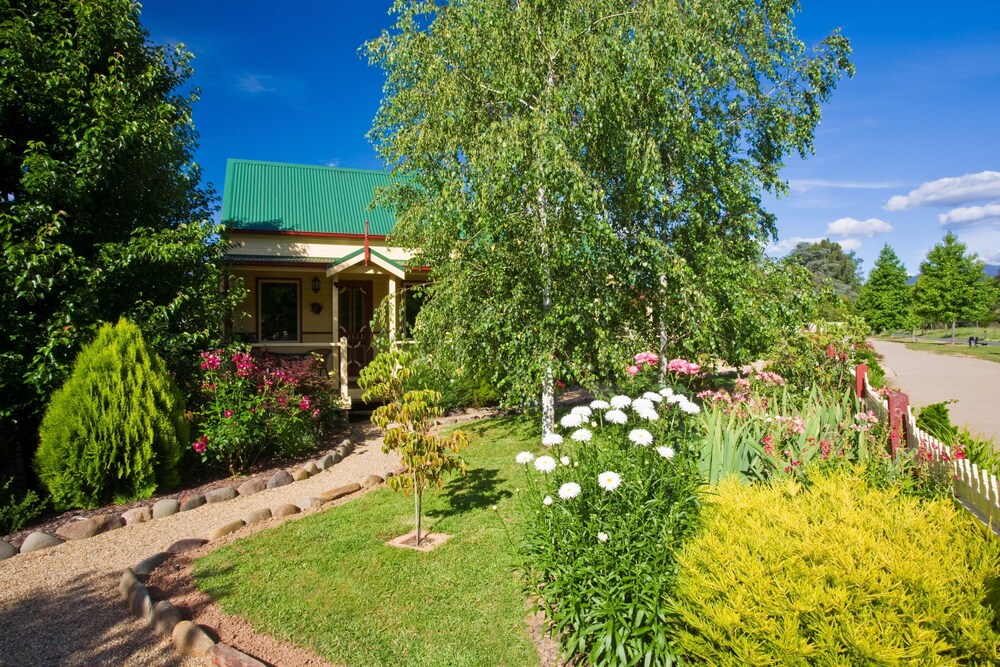 Autumn Abode Cottages