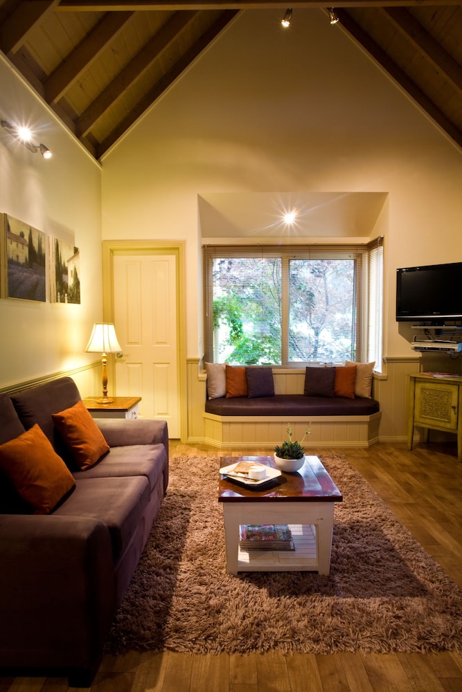 Autumn Abode Cottages