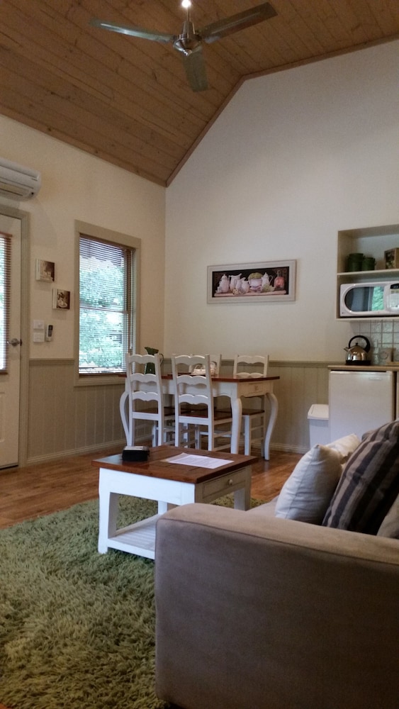 Autumn Abode Cottages