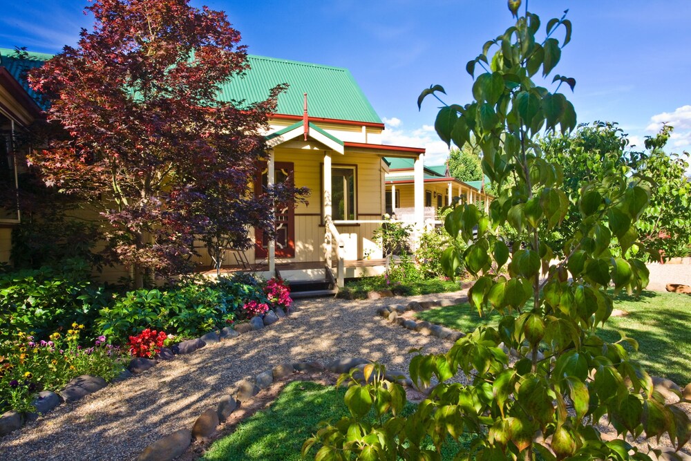 Autumn Abode Cottages