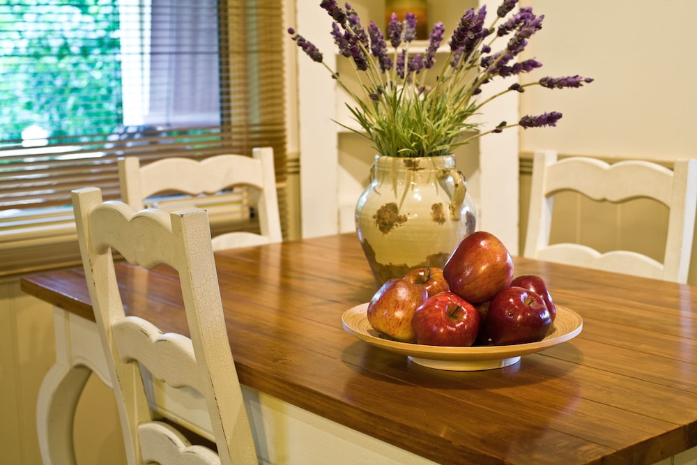 Autumn Abode Cottages