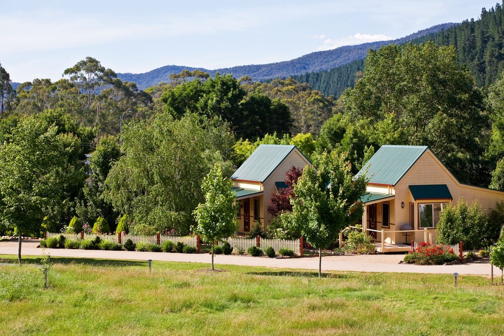 Autumn Abode Cottages