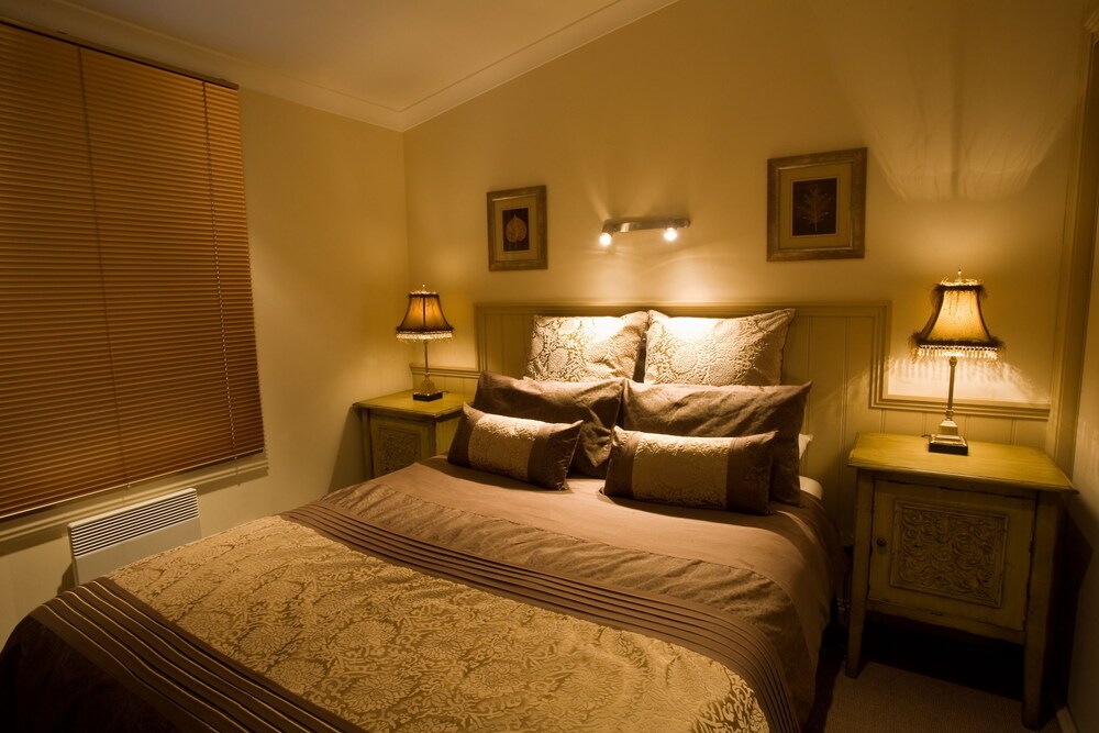 Autumn Abode Cottages