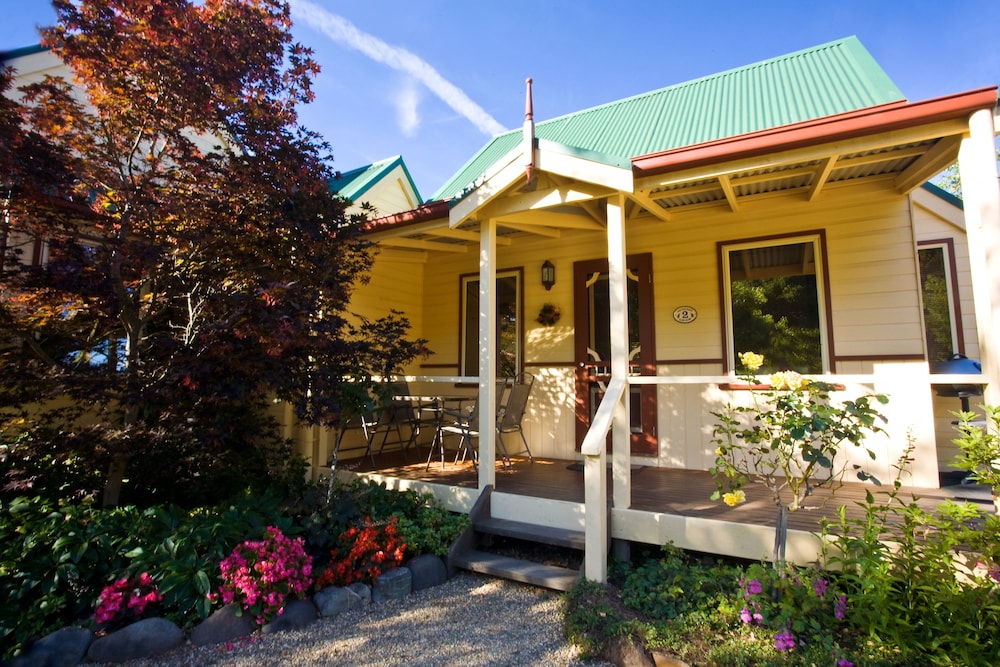 Autumn Abode Cottages