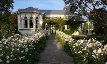 Archer House B&B in Westport, United States