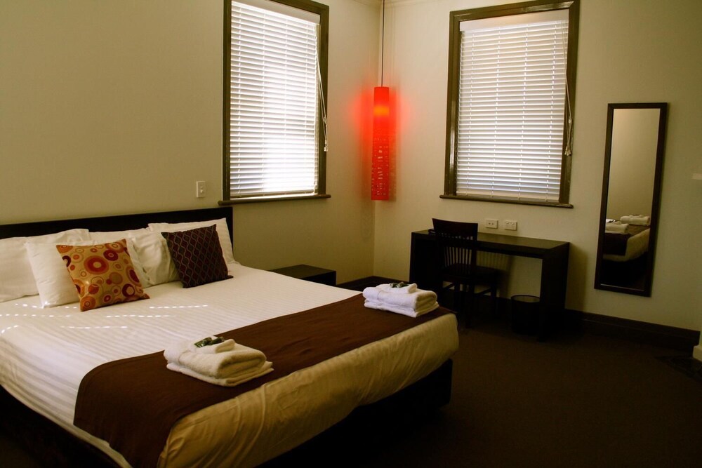 The Burwood Inn
