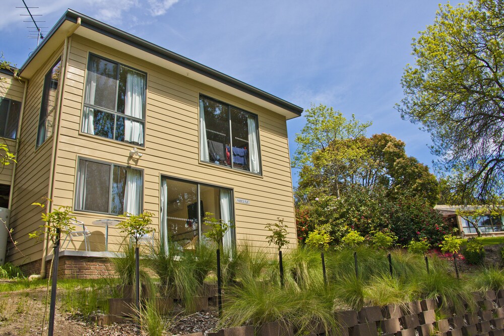 The Shingles Riverside Cottages