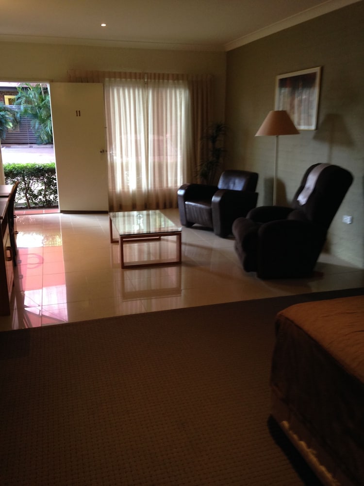 Francis Phillip Motor Inn