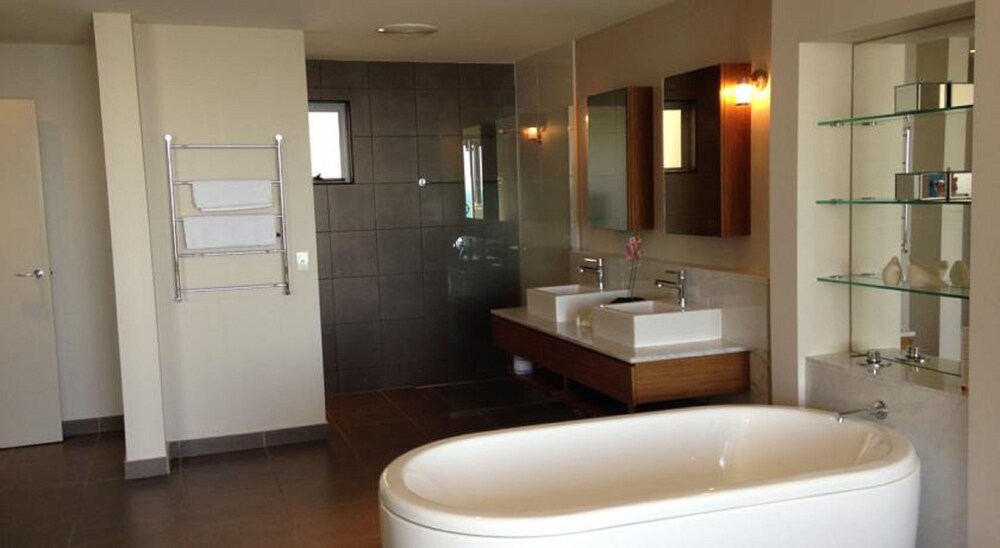 Book Whitsunday Reflections Apartments Airlie Beach Hotel Deals Book Whitsunday Reflections Apartments Airlie Beach Hotel Deals