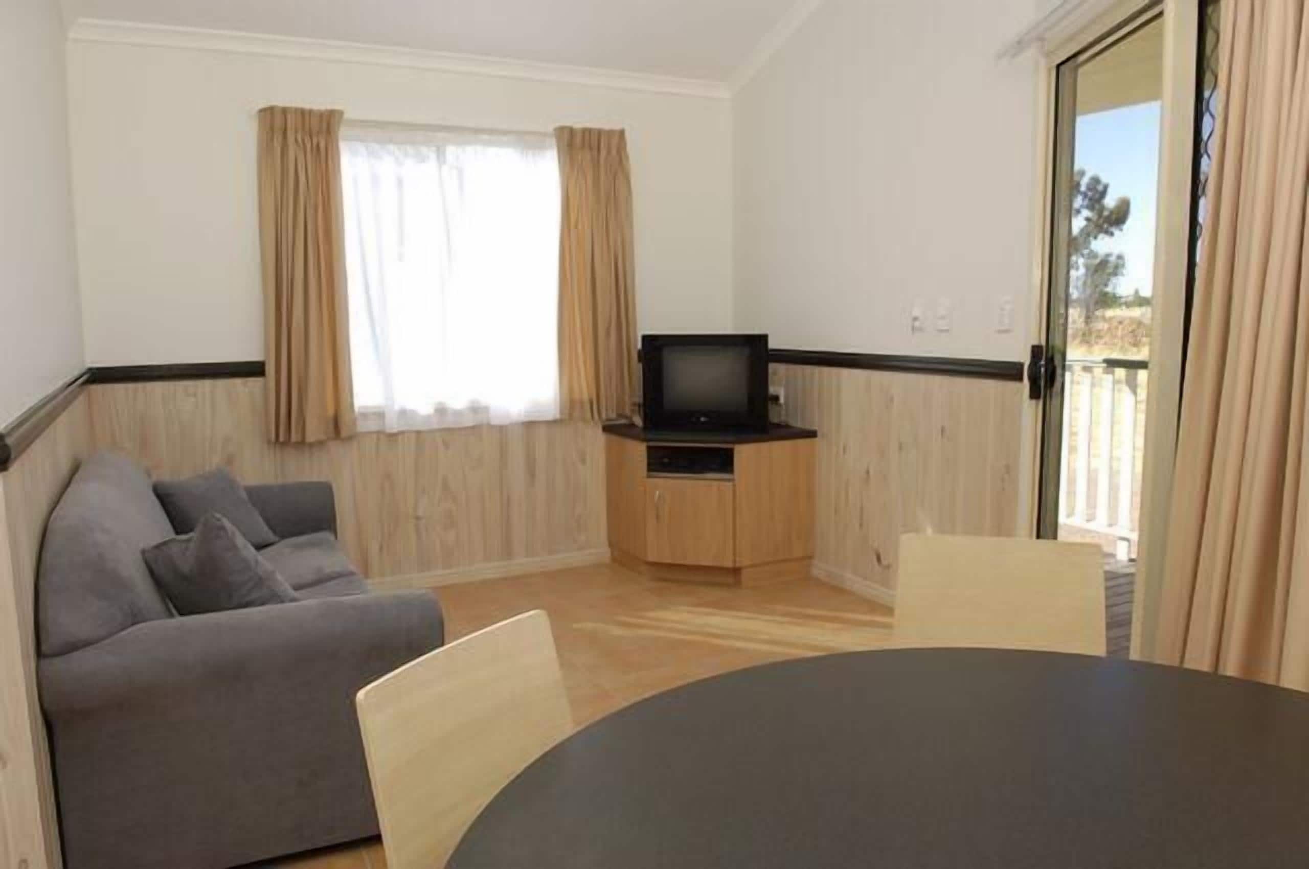 Longreach Tourist Park - Caravan Park