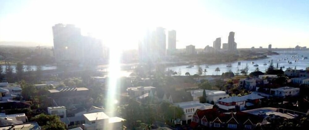 The Meriton On Main Beach