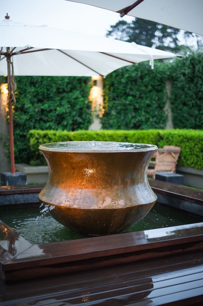 Biota Dining & Rooms