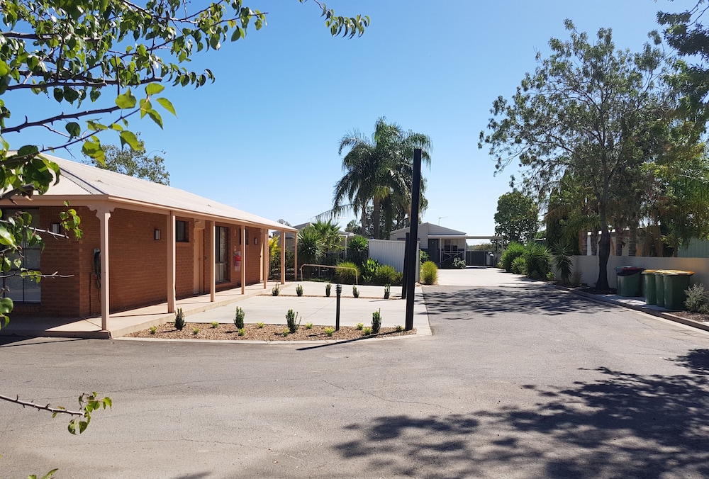 Ashleigh Court Motor Inn